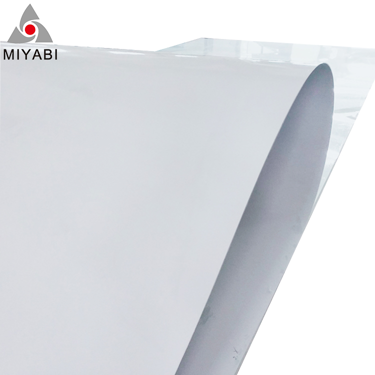 為什么選擇玻璃鋼平板？強度與輕便的完美結(jié)合